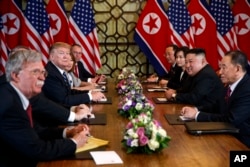 2019년 2월 18일 베트남 하노이에서 도널드 트럼프 미국 대통령과 김정은 북한 국무위원장 간의 정상회담 둘째날 확대회담이 진행되고 있다.