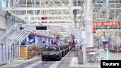 美国电动汽车品牌特斯拉在中国上海投资开设工厂(2020年1月7日)
