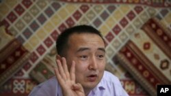哈萨克斯坦著名活动人士比拉什 (资料照片)