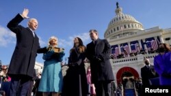 သမ္မတသစ် Joe Biden ကျမ်းသစ္စာ ကျိန်ဆို