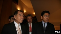 台湾国防部副部长邱国正(图左未戴眼镜),台湾驻美军事代表团团长杨大伟少将(美国之音钟辰芳拍摄)