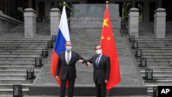 2021年3月,俄罗斯外长拉夫罗夫和中国外长王毅在中国广西桂林会晤。