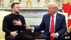 အမေရိကန်သမ္မတ Donald Trump နဲ့ ယူကရိန်းသမ္မတ Volodymyr Zelenskyy တို့ သမ္မတအိမ်ဖြူတော် Oval Office မှာတွေ့ဆုံ ဆွေးနွေးစဥ်။ (Feb. 28, 2025)