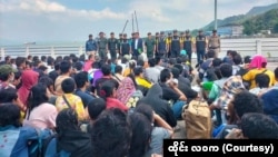 ထိုင်းနိုင်ငံက ပြန်ပို့တဲ့ မြန်မာနိုင်ငံသားများကို တွေ့ရစဉ် (ယခင်ပုံဟောင်း)