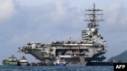美国海军罗纳德·里根号航空母舰抵达越南岘港。(2023年于6月25日)