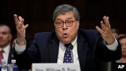 美国总统特朗普提名出任司法部长的威廉·巴尔在国会参议院司法委员会作证。(2019年1月15日)