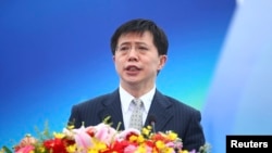 担任海南省副省长时的冀文林(资料照)