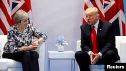 英国首相特蕾莎·梅在德国汉堡出席G20峰会期间跟美国总统川普会晤(2017年7月8日)