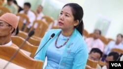 အမျိုးသမီးရေး စွမ်းဆောင်သူ မွန်ပြည်နယ် လွှတ်တော်ကိုယ်စားလှယ် မခိုင်ခိုင်လဲ့