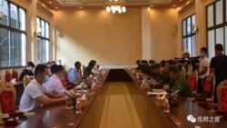 မြောက်ပိုင်း လက်နက်ကိုင် ၇ ဖွဲ့ ‘ဝ’ ဌာနချုပ်မှာ တွေ့ဆုံနေ
 မြောက်ပိုင်း လက်နက်ကိုင် ၇ ဖွဲ့ ‘ဝ’ ဌာနချုပ်မှာ တွေ့ဆုံနေ