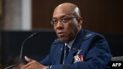 资料照:美军参谋长联席会议主席查尔斯·布朗(Charles Brown Jr.)在国会作证。(2023年7月11日)