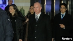 美国副贸易代表格里什(Jeffery Gerrish)率领的美国贸易谈判代表团周日抵达北京。