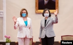 台湾总统蔡英文在台北会晤到访的美国会众议院议长佩洛西。(2022年8月3日)