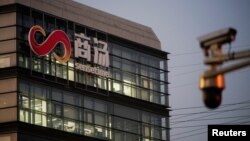 商汤集团在上海的办公楼与附近的监控摄像头 (2021年12月13日)