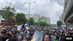 2019年7月14日香港沙田区反对《逃犯条例》修订大游行(美国之音海彦拍摄)