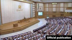 နိုင်ငံရေးအကျဉ်းသားအဖြစ် တရားဝင်သတ်မှတ် သင့်မသင့် ဒီကနေ့ကျင်းပတဲ့ ပြည်သူ့လွှတ်တော်မှာ ဆွေးနွေး။