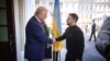 Президент США Дональд Трамп вітає президента України Володимира Зеленського на початку його візиту до Білого дому, Вашингтон, 28 лютого 2025. Photo by Ukrainian Presidential Press-Service / AFP