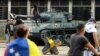 Демонстранти біля форту Парамакай під час протесту у Венесуелі, 29 липня 2024 року, через день після президентських виборів. Juan Carlos HERNANDEZ/AFP