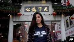 资料照片:香港活动人士许颖婷在波士顿中国城。(2019年10月2日)