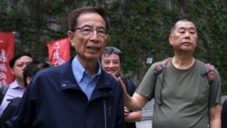 香港著名民主活动人士李柱铭和黎智英(右)2019年参与一场反送中示威(路透社)