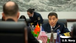 中国海军司令员沈金龙2019年1月14日与到访的美国海军作战部长理查森会谈(美国海军)