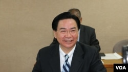 台湾外长吴釗燮在立法院接受质询(2018年3月22日 美国之音杨明拍摄)