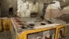 Lukisan dinding di kedai kuno yang ditemukan selama penggalian di Pompeii, Italia. (Foto: Pompeii Archaeological Park/Ministry of Cultural Heritage and Activities and Tourism/Luigi Spina via REUTERS)