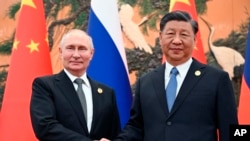 10月18日,俄罗斯总统普京和中国领导人习近平第42次会晤。