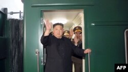 朝鲜官方的朝鲜中央通讯社2023年9月12日发布的这张照片拍摄于2023年9月10日。照片显示,朝鲜领导人金正恩从平壤乘火车出发前往俄罗斯访问。