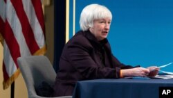 美国财长耶伦在与全美各地黑人商会举行的一个虚拟圆桌会议上和与会者讨论美国救助计划。(2021年2月5日)