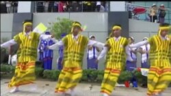 ပုပ်ရဟန်းမင်းကြီးကို ကြိုဆိုကြသူများ ပုပ်ရဟန်းမင်းကြီးကို ကြိုဆိုကြသူများ