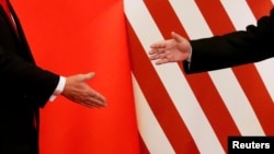 美国总统川普和中国国家主席习近平在北京人大会堂举行会晤。(2017年11月9日)