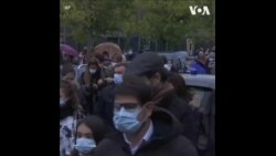 数千法国人参加悼念被斩首教师帕蒂的游行活动 数千法国人参加悼念被斩首教师帕蒂的游行活动