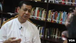 ၂၀၁၄ နိုဝင်ဘာတုန်းက ဝန်ကြီးဟောင်း ဦးရဲထွဋ် နှင့် VOA အင်တာဗျူးစဉ်