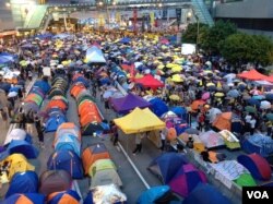 香港“占中”满月,各界集会纪念(美国之音海彦拍摄)