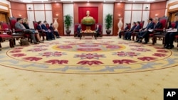 资料照片:美国国务卿安东尼·布林肯在越南共产党总部和越南共产党总书记阮富仲会面。(2023年4月15日)