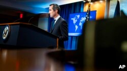 Речник Держдепартаменту США Метью Міллер, під час щоденного брифінгу для журналістів.