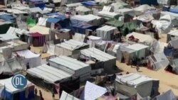 Wapalestina wafurika mitaa ya Deir al-Balah huku wimbi la watu likielekea katikati ya Gaza  Wapalestina wafurika mitaa ya Deir al-Balah huku wimbi la watu likielekea katikati ya Gaza