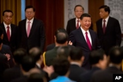 中共政治局常委习近平、李克强、张德江、俞正声和刘云山出席国务院在人民大会堂举行的庆祝中华人民共和国成立六十八周年的国庆招待会(2017年9月30日)