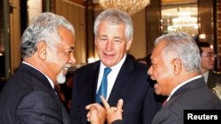美国防部长哈格尔(中)在第十二届亚洲安全会议上。(2013年5月31日)