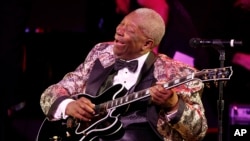 2008年美国蓝调之王B.B. King在洛杉矶的一场表演。(资料照片)