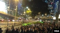 香港法律界举行反人大释法黑衣静默游行(18图)