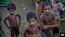ရိုဟင်ဂျာကလေးငယ်များ။