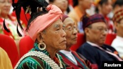 မှတ်တမ်းဓါတ်ပုံ- ၂၀၁၆ သြဂုတ်လ ၃၁ ရက်တုန်းက ၂၁ ပင်လုံညီလာခံသို့ တက်ရောက်လာကြတဲ့ တိုင်းရင်းသားများ