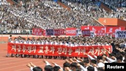 朝鲜周日(6月25日)在平壤举行大规模反美集会。(路透社)
