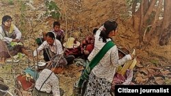 ကနီ စစ်ဘေးရှောင်ပြည်သူများ တောတွင်း တနေရာမှာ ခေတ္တ နားခိုစဉ်။