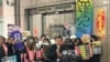 台湾18个公民团体锁定国民党立委发动罢免,选在农历春节假期后的开工首日递交罢免提议书。(美国之音特约记者杨安摄影)