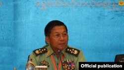 တပ်မတော်ကာကွယ်ရေး ဦးစီးချုပ် ဗိုလ်ချုပ်မှူးကြီးမင်းအောင်လှိုင်