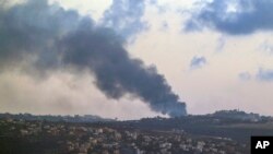 以色列空袭黎巴嫩南部村庄查马并短暂占领一处战略高地,这是以军自上个月发起地面行动以来,对黎巴嫩南部最深入的入侵。(美联社:2024年11月17日)