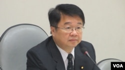 台湾执政党民进党立委吴秉叡(美国之音张永泰拍摄)